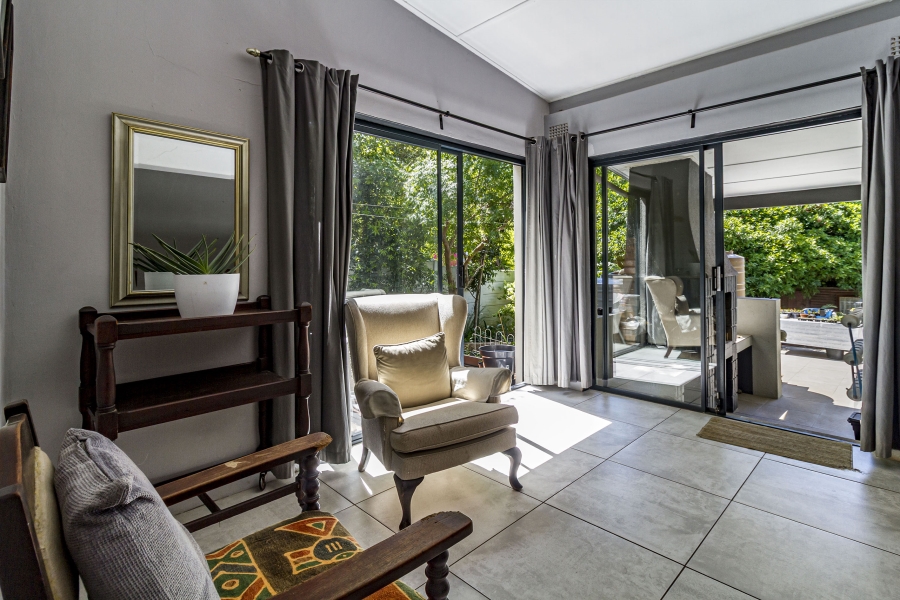 5 Bedroom Property for Sale in Heldervue Western Cape